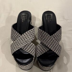 ShuShop Monochrome Platform Sandals
